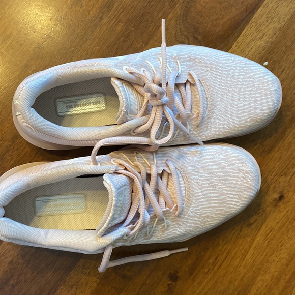 Nike, rose pink sneakers - Picture 4 of 9